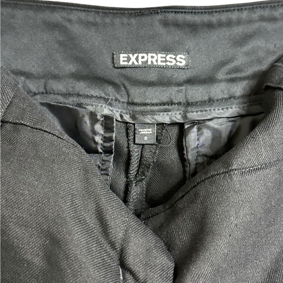 Express High Waist Black Shorts with Relaxed Style - Picture 2 of 3